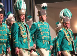 Das Tanzcorps der KG Fidele Grön-Wieße Rezag aus Köln-Porz hatte am Samstgabend einen fulminanten Auftritt in der Ohligser Festhalle. (Foto: © Bastian Glumm)