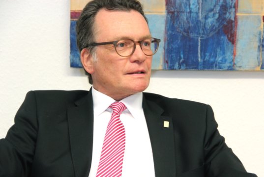 Professor Dr. Thomas Standl ist Chefarzt der Klinik für Anästhesie, Operative Intensiv- und Palliativmedizin am Klinikum und seit Januar 2018 medizinischer Geschäftsführer des Hauses. (Archivfoto: © Bastian Glumm)