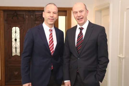 Dr. Hans-Gerd Stüttgen (li.) und Jörg Kayser sind Partner in der Quadrilog-Beratergruppe. (Foto: © Bastian Glumm)