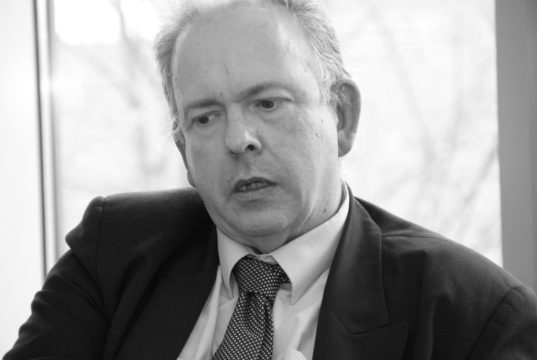 Ralf Zinsenheim ist tot. Der stellvertretende Stadtdienstleiter und langjährige „gute Geist“ des Solinger Schulverwaltungsamtes starb am Samstag nach längerer schwerer Krankheit. (Archivfoto: © Bastian Glumm)