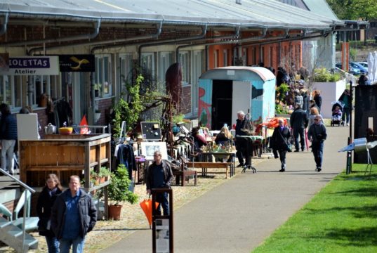 Am Samstag laden die Künstler des Südparks zu einem kunterbunten Flohmarkt ein. (Archivfoto: © Martina Hörle)