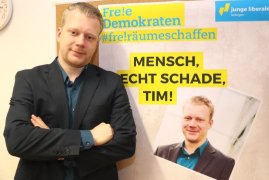 Raoul Brattig möchte Solinger Oberbürgermeister werden, der 27-jährige Solinger tritt nächtes Jahr bei den Wahlen für die FDP an. (Foto: © Bastian Glumm)