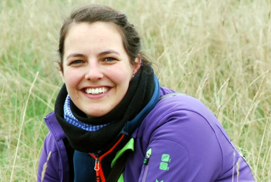 Pfarrerin Raphaela Demski-Galla arbeitet als Pfarrerin im Probedienst bereits seit 2016 in der Dorper Gemeinde und hat in dieser Zeit auch die 1. Pfarrstelle vertreten, die nach dem Weggang der früheren Dorper Pfarrerin Andrea Zarpentin freigeworden war. (Foto: © Evangelische Kirche Solingen)