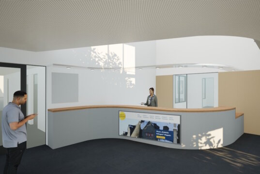 Visualisierung des geplanten neuen Empfangsbereichs im Solinger Rathaus mit offener Ansprechzone, klarer Wegeführung und integrierten Informationsflächen. (Bild: © Stadt Solingen)