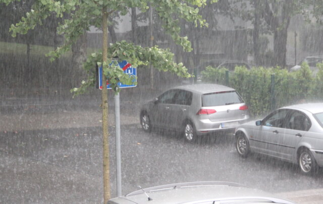 Das Sturmtief „Walter“ hat am Dienstag seit den frühen Morgenstunden für starke Regenfälle in Solingen gesorgt. (Foto: © Bastian Glumm)