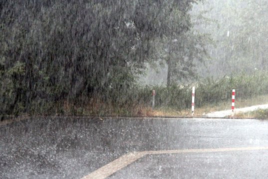 Seit heute Mittag, 12 Uhr, gibt es für Solingen eine akute Unwetterwarnung, der Deutsche Wetterdienst warnt vor starkem Gewitter und orkanartigen Böen. (Archivfoto: © Bastian Glumm)