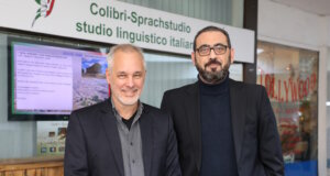 Arbeiten eng zusammen: Dr. Marcus Klische (li.) von der EVB Training GmbH und Rosario Lo Vacco, Inhaber des Colibri-Sprachstudios in Ohligs. (Foto: © Bastian Glumm)