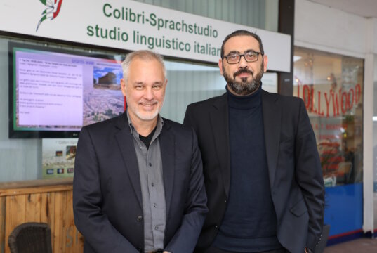 Arbeiten eng zusammen: Dr. Marcus Klische (li.) von der EVB Training GmbH und Rosario Lo Vacco, Inhaber des Colibri-Sprachstudios in Ohligs. (Foto: © Bastian Glumm)