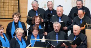 Der Chor der Jüdischen Kultusgemeinde „Masel Tov“ sowie der Kinderchor „Glöckchen“ sorgten mit jüdischen Volkswaisen für den musikalischen Rahmen des Neujahrsempfangs. (Foto: © B. Glumm)