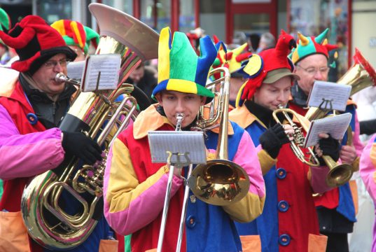 Der nächste Rosenmontagszug wird am 12. Februar 2018 durch die Solinger Innenstadt ziehen. Das teilt jetzt der Festausschuss Solinger Karneval mit. (Archivfoto: © B. Glumm)