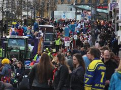 Es war einiges los in der City! Laut Polizei kamen über 40.000 Narren zum diesjägrigen Rosenmontagszug in die Solinger Innenstadt. (Foto: © B. Glumm)