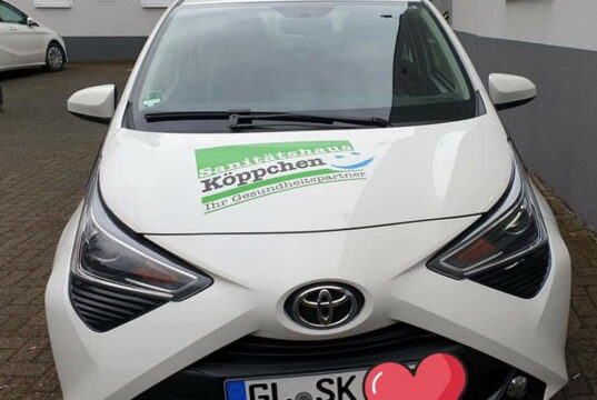 Solange das Sanitätshaus Köppchen wegen der Hochwasserkatastrophe seine Leichlinger Filiale nicht nutzen kann, gibt es einen mobilen Service. (Foto: © Sanitätshaus Köppchen)