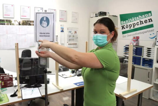 Das Servicebüro des Sanitätshaus Köppchen im Klinikum hat weiterhin geöffnet und kann auch von außerhalb besucht werden, es gilt die 3G-Regel. (Archivfoto: © Bastian Glumm)