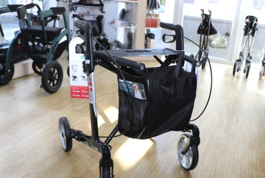 Rollatoren sorgen für Mobilität. Das Sanitätshaus Köppchen hat zahlreiche Modelle im Angebot. (Foto: © Bastian Glumm)