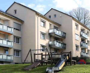 Die SBV-Siedlung Brühler Berg. Ein Bespiel für die positiven Effekte der Wärmedämmung und des Einbaus von Photovoltaikanlagen und Wärmepumpen. (Foto: © SBV Solingen)