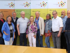 Der Aufsichtsrat der Spar- und Bauverein Solingen eG: v.li. Heike Bensberg, Marina Dobbert, Rainer Birkendahl, Hans-Peter Harbecke, Angelika Witoch, Dietmar Gaida, Heike Neundörfer, Jürgen Albermann, Andreas Becker und Michael Schmiedel. Es fehlt: Bernhard Müller. (Foto: © SBV Solingen)