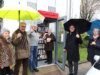 Freuen sich über die neue "Bücherzelle": v.li. Angelika Nowotka, Paul Westeppe, Erwin Kohnke, Marie Therese Bertram, Roland Bak und Ruth Hansen. (Foto: © SBV Solingen)