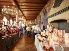 Rundes Jubiläum: Vom 1. bis zum 3. Dezember findet auf Schloss Burg der inzwischen 20. Adventsbasar statt. Knapp 100 Aussteller sind dabei. (Foto: © Kristina Malis/Schloss Burg)