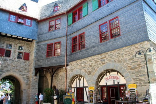 Auch das Grabentorhaus auf Schloss Burg wurde komplett saniert. (Foto: © Bastian Glumm)