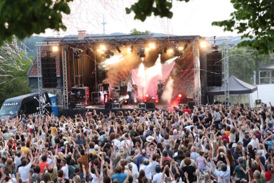 Kölsche Mundartband Kasalla und die Coverband Bounce feierten mit mehr als 2.000 Besuchern ein musikalisches Wochenende auf Schloss Burg. (Foto: © Tim Oelbermann)