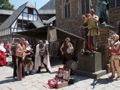 Am kommenden Wochenende findet auf Schloss Burg zum 15. Mal der beliebte Mittelaltermarkt statt. Los geht es am Samstag und am Sonntag jeweils um 10 Uhr. (Foto: © Christian Stebel/Schloss Burg)