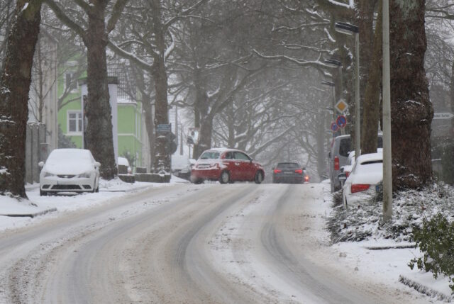 Schneefall sorgte in Solingen für Verkehrsbehinderungen. (Archivfoto: © Bastian Glumm)