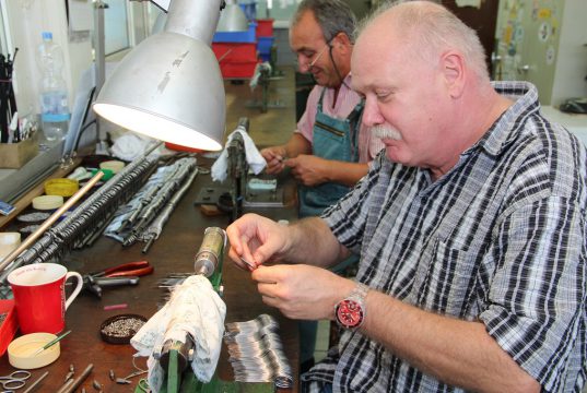 Fünf Solinger Betriebe lassen sich am 2. September im Rahmen des 9. Solinger-Schneidwaren-Samstag über die Schulter und in die Karten schauen. (Archivfoto: © B. Glumm)
