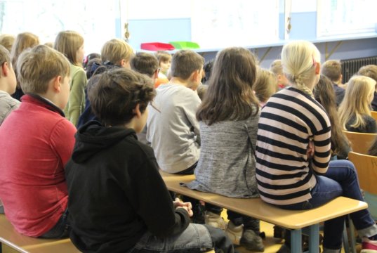 Für das kommende Schuljahr 2019/2020 werden fünf neue OGS-Gruppen eingerichtet. Diesen Vorschlag haben der Oberbürgermeister, die Kämmerei, das Gebäudemanagement sowie die Schulverwaltung nach intensiven Beratungen in den vergangenen Wochen und Monaten erarbeitet. (Foto: © Bastian Glumm)