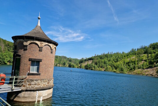 Die Sengbachtalsperre in Glüder. (Archivfoto: © Bastian Glumm)