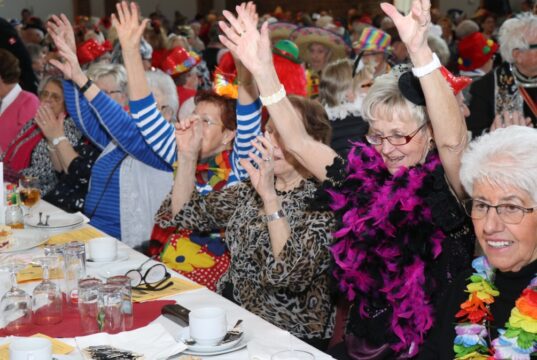 Am Samstag, 11. Februar, lädt das Seniorenbüro der Stadt Solingen wieder zur großen Senioren-Karnevalssitzung in die Festhalle Ohligs ein. (Archivfoto: © Bastian Glumm)