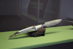 Die Kunst der Messermacherinnen vereint vollendete Formen mit erlesenen Materialien. (Foto © Sandra Grünwald)