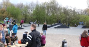 Am vergangenen Samstag wurde der erneuerte und erweiterte Skatepark in Höhscheid an der Neuenkamper Straße feierlich eingeweiht. (Foto: © Bastian Glumm)