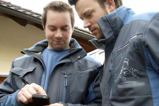 Das Rathaus schaltet jetzt einen Teil einer neuen Solingen-App frei. Diese kann auf der städtischen Homepage runtergeladen sowie über die App-Stores der jeweiligen Mobilgeräte bezogen werden. (Symbolfoto: © Bastian Glumm)