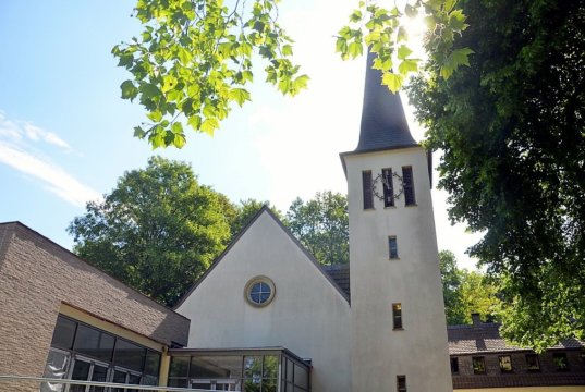 Die Christuskirche in Solingen-Aufderhöhe an der Opladener Straße. (Archivfoto: © Martina Hörle)