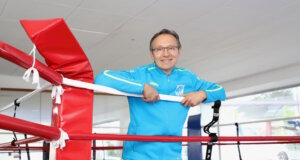 Mit Herz und Disziplin bringt Cheftrainer Duško Tomić Kinder, Jugendliche und Erwachsene bei den Solinger Panthern in Bewegung. Er freut sich auf den Besuch von Nelvie Tiafack am 25. Mai. (Foto: © Bastian Glumm)