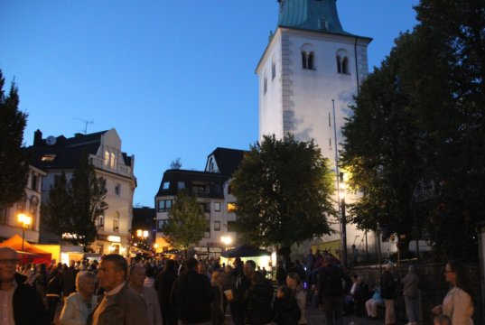 Zahlreiche Veranstaltungen und Feste finden in Solingen-Wald statt. Darunter auch "Wald leuchtet", das den Stadtteil einmal jährlich festlich illuminiert. (Foto: © Bastian Glumm)