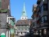 Stadt setzt Verkehrsversuch im Walder Schlauch vorerst aus Der "Schlauch", die kleine Fußgängerzone in Solingen-Wald, mit Blick auf die Walder Kirche. (Foto: © Bastian Glumm)