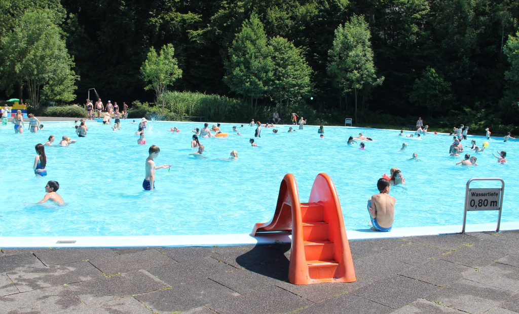 Im Juni setzte sich im Wuppergebiet das überwiegend trockene und teils hochsommerliche Wetter des Wonnemonats Mai fort, teilt der Wupperverband mit. Gut für die Freibäder - und deren Besucher. (Archivfoto: © B. Glumm)