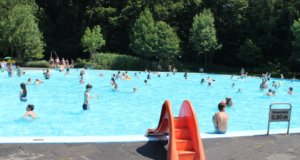 Im Juli setzte sich im Wuppergebiet das überwiegend trockene und teils hochsommerliche Wetter fort, teilt der Wupperverband mit. Gut für die Freibäder - und deren Besucher. (Archivfoto: © Bastian Glumm)Im Juli setzte sich im Wuppergebiet das überwiegend trockene und teils hochsommerliche Wetter fort, teilt der Wupperverband mit. Gut für die Freibäder - und deren Besucher. (Archivfoto: © Bastian Glumm)