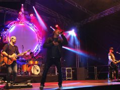 Als am Freitagabend um 21 Uhr Top-Act Thomas Godoj die Bühne auf dem Neumarkt betrat, waren die Fans außer sich. Ein regnerisch gestarteter Freitag fand einen versöhnlichen Höhepunkt. (Foto: © Tim Oelbermann)