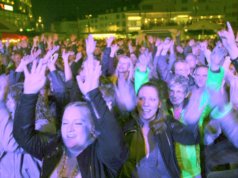 Am Freitag startet auf dem Neumarkt die 12. Sommerparty Echt.Scharf.Solingen. (Archivfoto: © Bastian Glumm)
