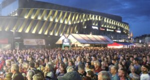 Die Sommerparty "Echt.Scharf.Solingen" 2025 bringt 15 Live-Acts auf den Neumarkt – mit Tony Lindsay, Queen May Rock & mehr. (Archivfoto: © Bastian Glumm)