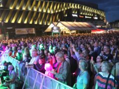 Die Sommerparty Echt.Scharf.Solingen fand zuletzt 2019 statt. Im kommenden Jahr soll auf dem Neumarkt endlich wieder gefeiert werden. (Archivfoto: © Bastian Glumm)