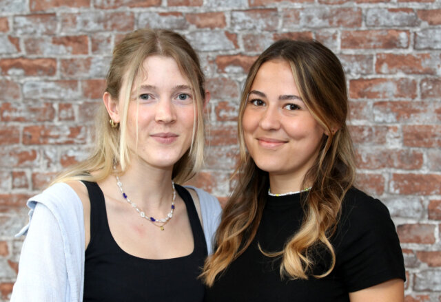 Sophie Ostermann und Sophia Oster haben mit ihrem Start-Up Unternehmen the diyary eine innovative Idee entwickelt, mit der sie die Welt des Schenkens neu definieren wollen. (Foto: © Bastian Glumm)