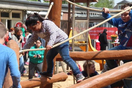 Zuletzt profitierten die Kids der Wilhelm-Hartschen-Schule vom Azubi-Bauprojekt der Stadt-Sparkasse. Jetzt wird ein neues Projekt gesucht. (Archivfoto: © B. Glumm)