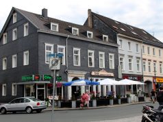 Zwei Gastronomen müssen am Neumarkt für den geplanten Neubau der Hauptstelle der Stadt-Sparkasse umziehen. Ein neue Standort wurde jetzt gefunden. (Foto: © Bastian Glumm)