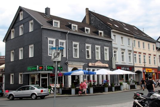 Zwei Gastronomen müssen am Neumarkt für den geplanten Neubau der Hauptstelle der Stadt-Sparkasse umziehen. Ein neue Standort wurde jetzt gefunden. (Foto: © Bastian Glumm)