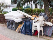 Solingen: Sperrgut-Service macht bis zum 5. Januar Pause Bis zum 5. Januar ist der Sperrgut-Service, den die Technischen Betriebe Solingen mit der AWO anbieten, nicht zu erreichen. (Foto: © biggi62 / Adobe Stock)