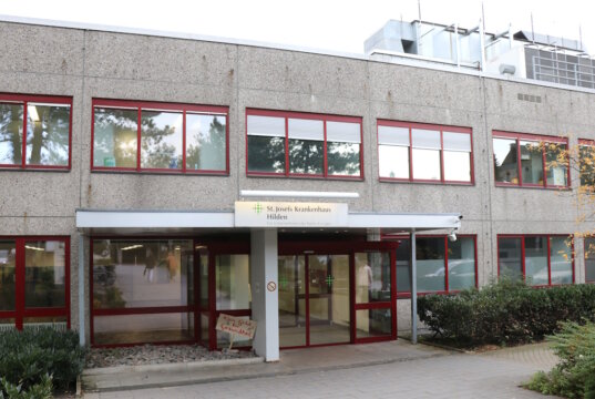 Das St. Josefs Krankenhaus in Hilden wird von der Kplus Gruppe betrieben und soll geschlossen werden. (Foto: © Bastian Glumm)