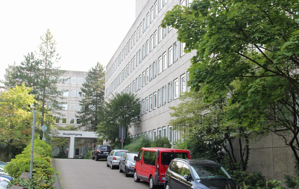 Das Verwaltungsgebäude der Stadt Solingen an der Bonner- und der Langhansstraße in Ohligs. (Foto: © Bastian Glumm)